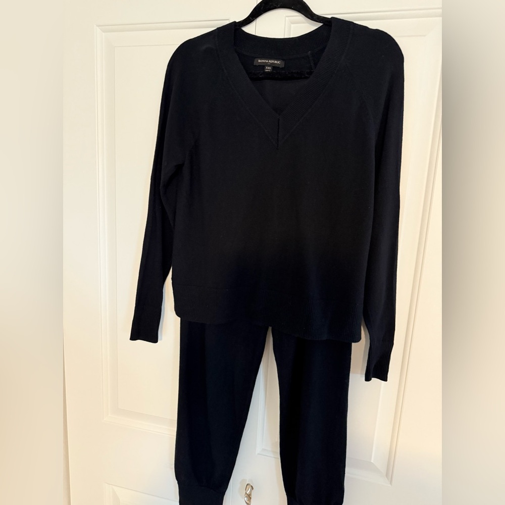 Banana Republic V-Neck Knit Black Jogger Set